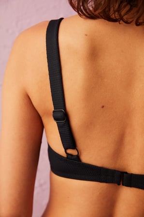 Siyah Maya Askıları Aksesuar Detaylı Bikini Üstü