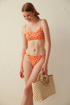 Çok Renkli Retro Süper Fırfır Detaylı Bikini Altı