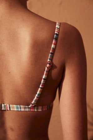 Çok Renkli  Escape Çiçek Desenli Yanları Bağlama Detaylı Straplez Bikini Üstü