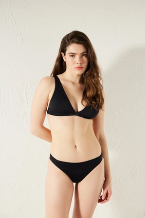 Siyah Basic Slip Bikini Altı