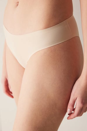 #İzbırakmaz Light Ten Rengi Lazer Kesim Slip Külot