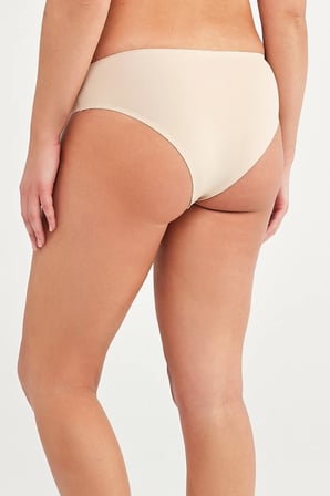 #İzbırakmaz Light Ten Rengi Lazer Kesim Slip Külot