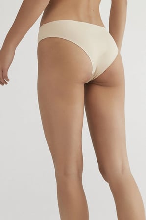 #İzbırakmaz Light Ten Rengi Lazer Kesim Slip Külot