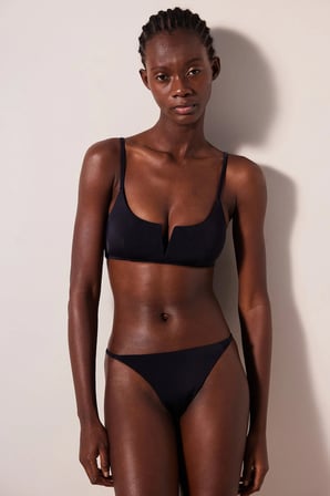 Basic V Siyah Bikini Üstü