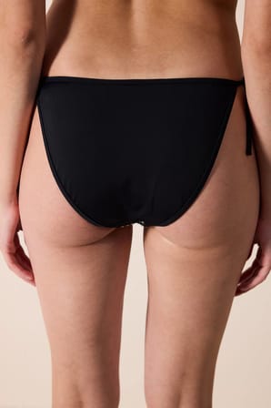 Aceline Dokulu ve Taşlı Siyah Bikini Altı 