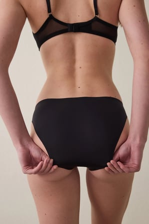 İz Bırakmaz Nude Siyah Senselast Slip Külot