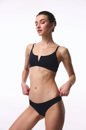 Siyah Düşük Bel Cheeky Bikini Altı