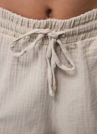 Penti Lastikli Bel Normal Bej Kadın Şort PL9F87MY25IY