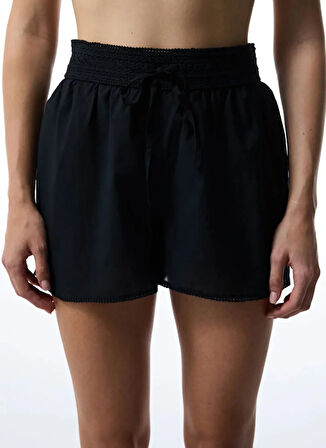 Penti Lastikli Bel Normal Siyah Kadın Şort PLWAH4U425IY