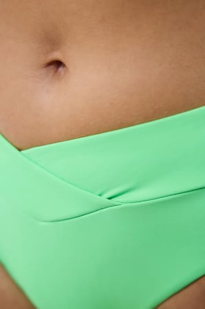 Yeşil V Kesimli Slip Bikini Altı