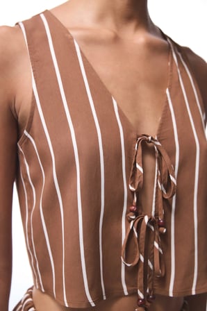 Marea Çizgili Bağlama Detaylı V Yaka Crop Top Üst