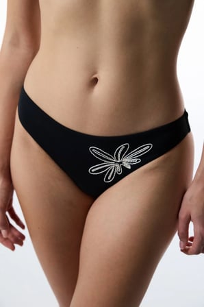 Siyah Nakışlı Bikini Altı