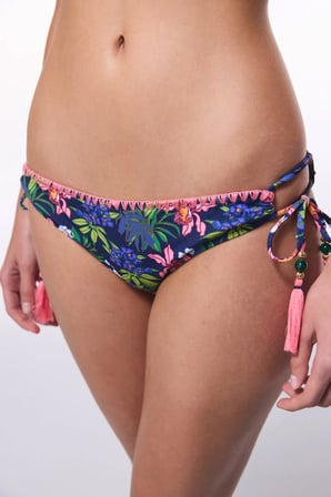 Çiçekli Ciele Yüzük Detaylı Bikini Altı