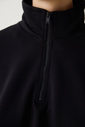 Siyah Silky Feel Dik Yaka Crop Sweatshirt