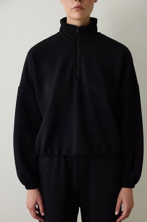 Siyah Silky Feel Dik Yaka Crop Sweatshirt