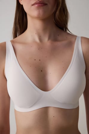 Ekru Fit Çıkarılabilir Kaplı Dikişsiz Balensiz Dekolte Sütyeni
