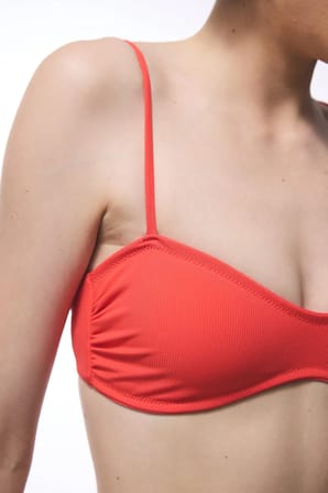Praslin Minimal Kesim Kırmızı Bandeau Bikini Üstü