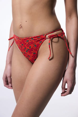 Chery Minimal Kesim Kiraz Desenli Bikini Altı