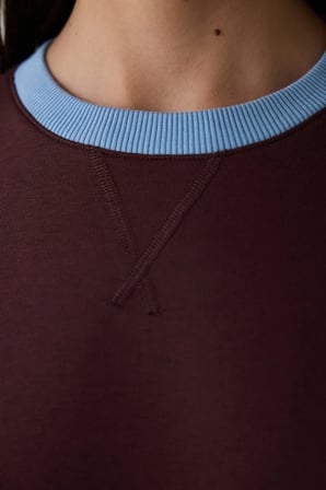 Kahverengi Çiçek Desenli Yakalı Oversize Sweatshirt - Inspired by Flora