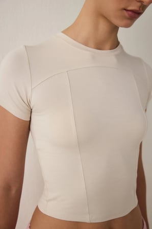 Bej Bisiklet Yaka Kısa Kollu Slim Fit Modal Tişört