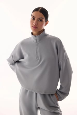 Gri İpeksi Dokulu Crop Uzun Kollu Sweatshirt