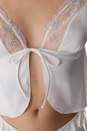Kırık Beyaz İşlemeli Saten Bralet