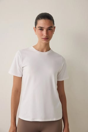 Kırık Beyaz Basic Fit Kısa Kollu Tişört