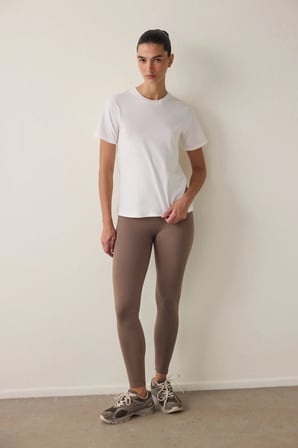 Kırık Beyaz Basic Fit Kısa Kollu Tişört