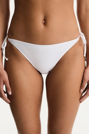 Beyaz Ava Dokulu Orta Bel Bikini Altı