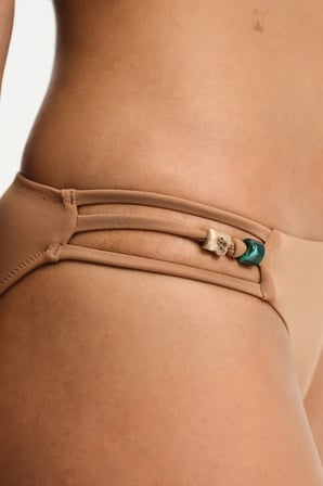 Kahverengi Karla Side Orta Bel Bikini Altı
