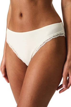 Beyaz Dantel Detaylı Slip Külot