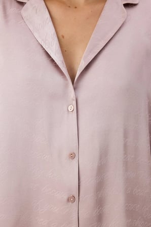 Pastel Pembe Romantik Saten Slogan Desenli Uzun Kollu Gömlek Pantolon Pijama Takımı