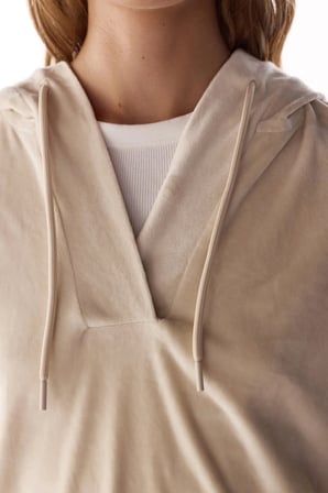 Bej Soft Kadife V Yaka Uzun Kollu Sweatshirt