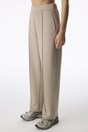 Bej İpeksi Dokunuş Silky Touch Dar Paça Pantolon