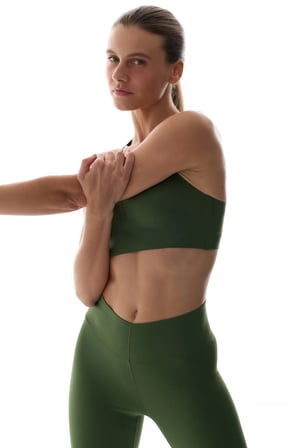 Koyu Yeşil Stretch360 Orta Destek Çıkarılabilir Pedli Zero Feel Spor Sütyeni