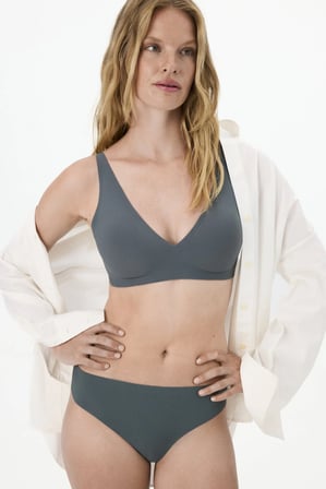 İz Bırakmaz Gri Fit Decolette Pedli Sütyen
