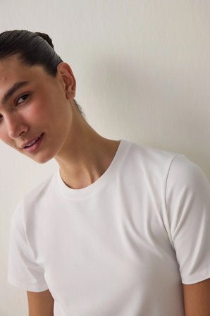 Beyaz Bisiklet Yaka Regular Fit Pamuklu Tişört