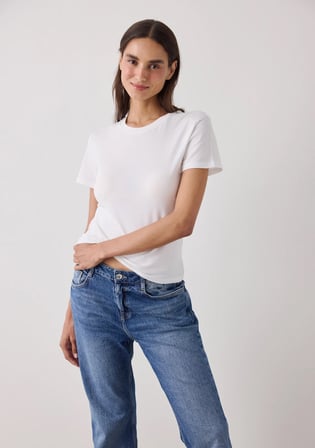 Kırık Beyaz Essential Slim Fit Kısa Kollu Tişört