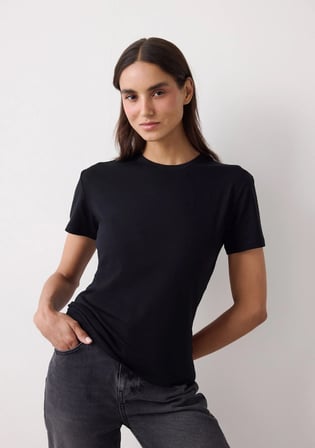 Siyah Bisiklet Yaka Slim Fit Pamuklu Tişört