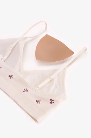 Ekru Ajur Desenli Çıkarılabilir Pedli Dikişsiz Bralet