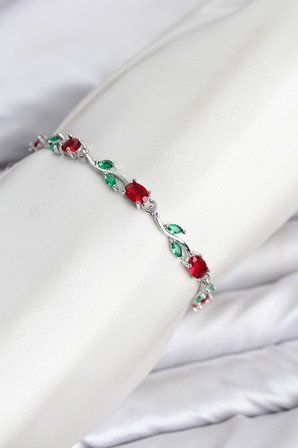 Pirinç Gümüş Renk Kırmızı Zirkon Taşlı Çiçek Model Kadın Bileklik