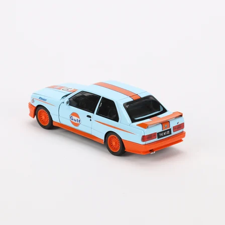 1:24 Ölçek Sesli Işıklı 4 Kapısı Kaput ve Bagajı Açılan Stantlı Model Araç Turuncu Gulf