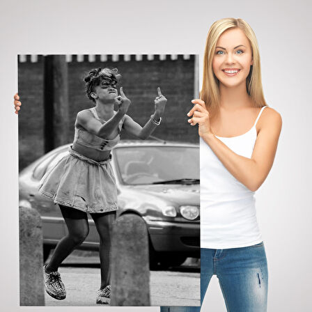 Rihanna Orta Parmak İşareti Tablosu, Fuck You-6337