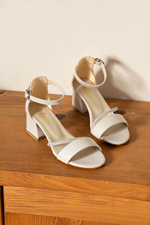 Kadın Taşlı Açık Klasik Kısa Topuklu Ayakkabı 7010