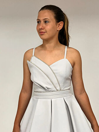 Kız Çocuk Abiye Kısa Gri Krep Kumaş  Askılı Asimetrik Yaka Şerit Taş Detaylı  Erkut  Abiye Elbise 10-15 Yaş