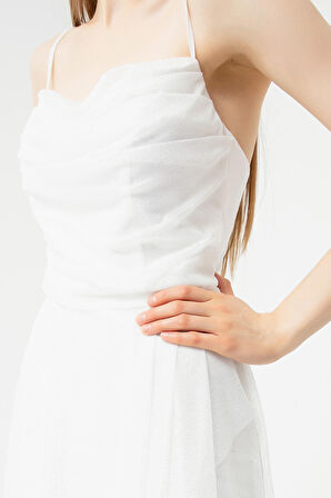 Kadın Beyaz Göğüs Drapeli Volanlı Simli Abiye