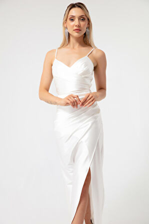 Kadın Beyaz Sırt Dekolteli Yırtmaçlı Uzun Abiye Elbise