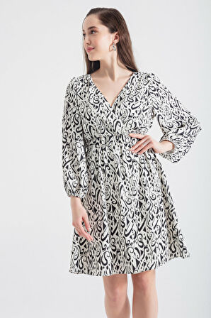 Kadın Beyaz Kruvaze Yaka Desenli Mini Elbise