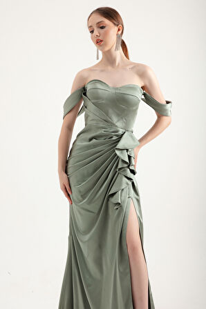 Kadın Mint Yeşili Kalp Yaka Fırfırlı Uzun Saten Abiye Elbise