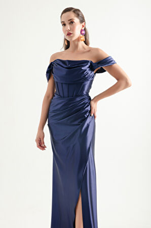 Kadın Lacivert Kayık Yaka Yırtmaçlı Uzun Abiye Elbise